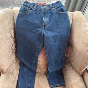 Levi’s classic relaxed 550 jeans!!
